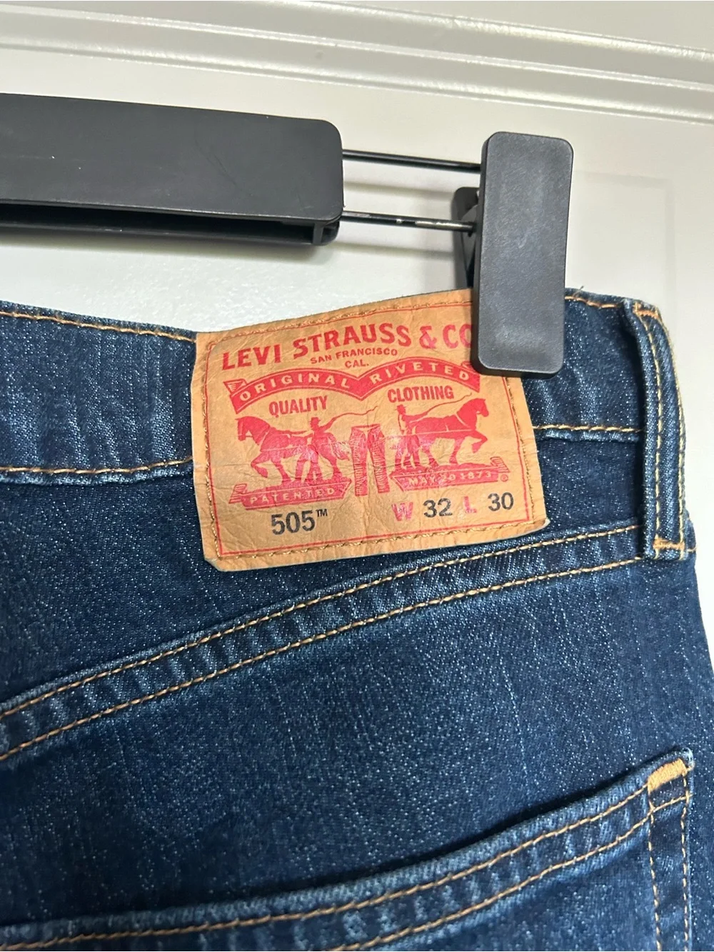 Levis straight leg